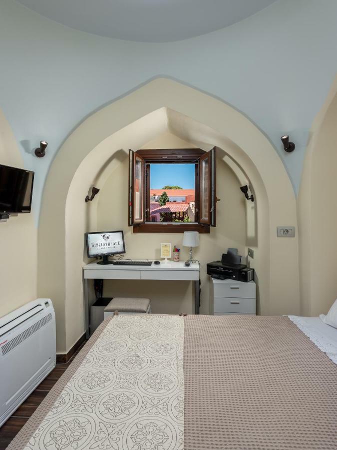 Bibliotheque Apartamento Rhodes City Exterior foto